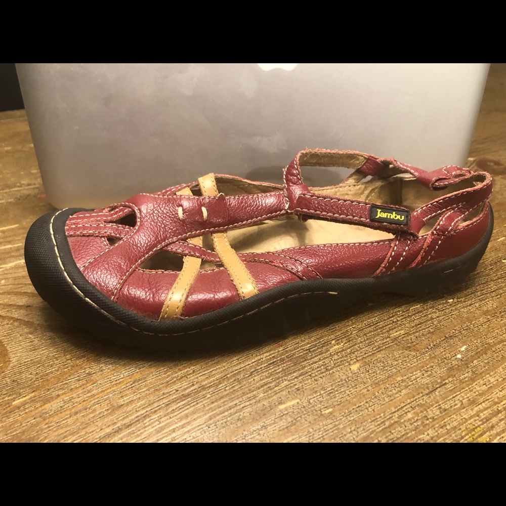 Jambu dune strap walking shoes size 8 (L413)